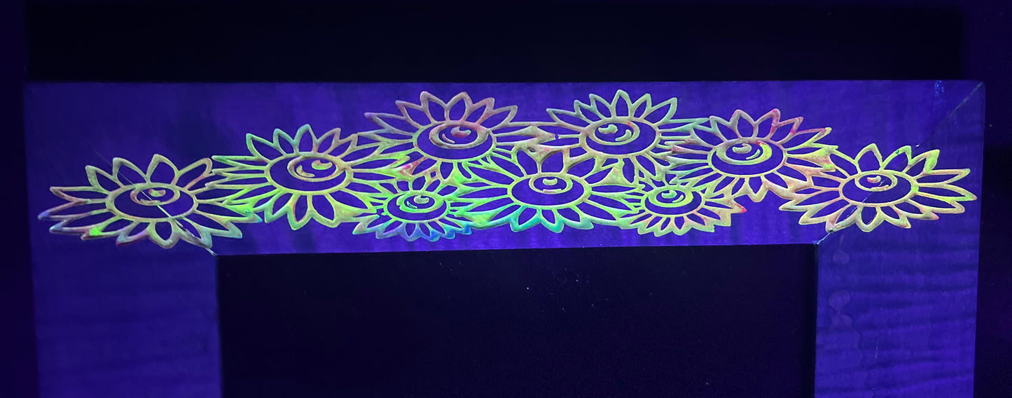 9x14 Sapphire Sunflowers Pinboard