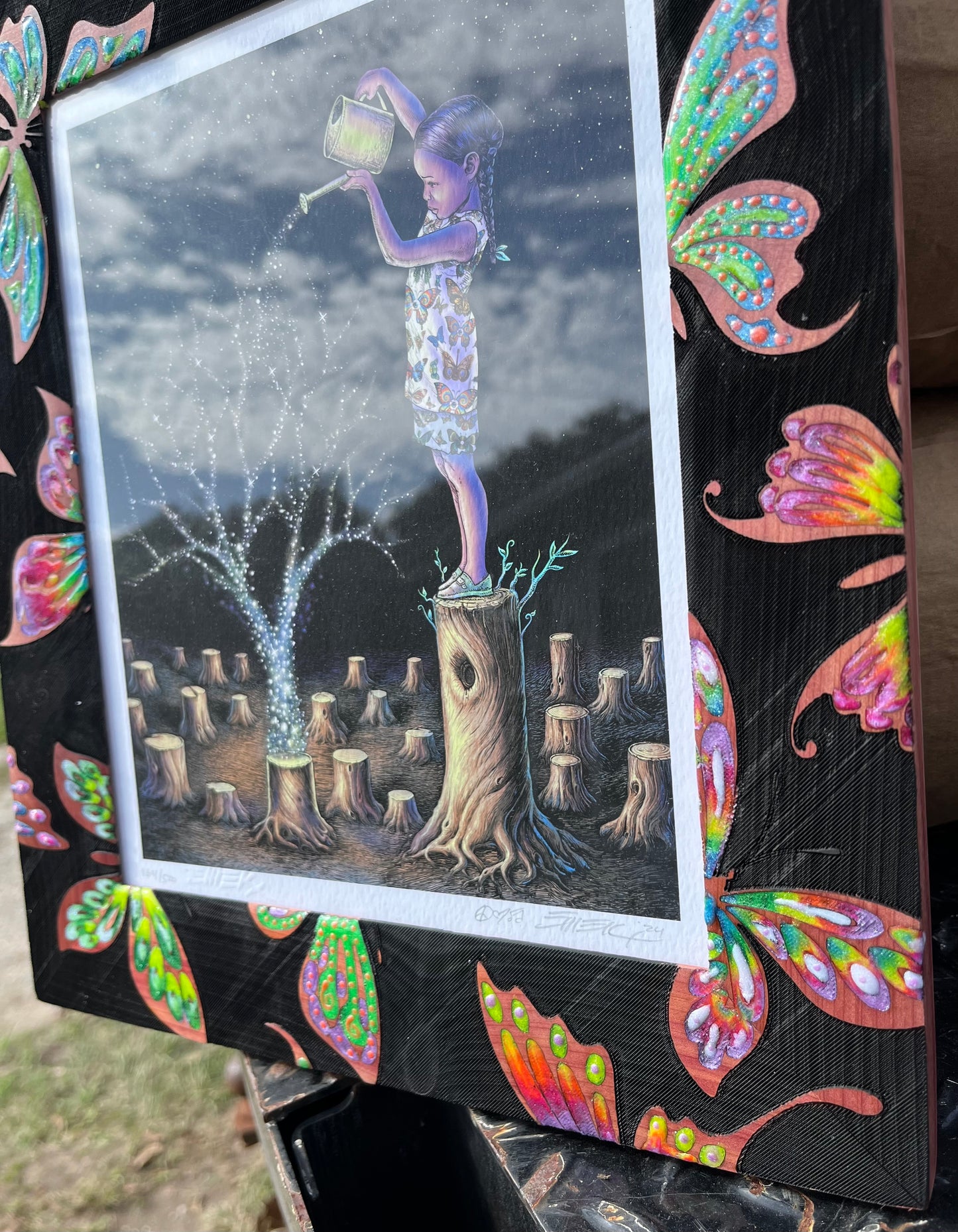 8x10 UV/Glow 🦋 Frame Only ( Made to Order, allow 4-6 Weeks for completion & shipping)6-8 during the Holidays