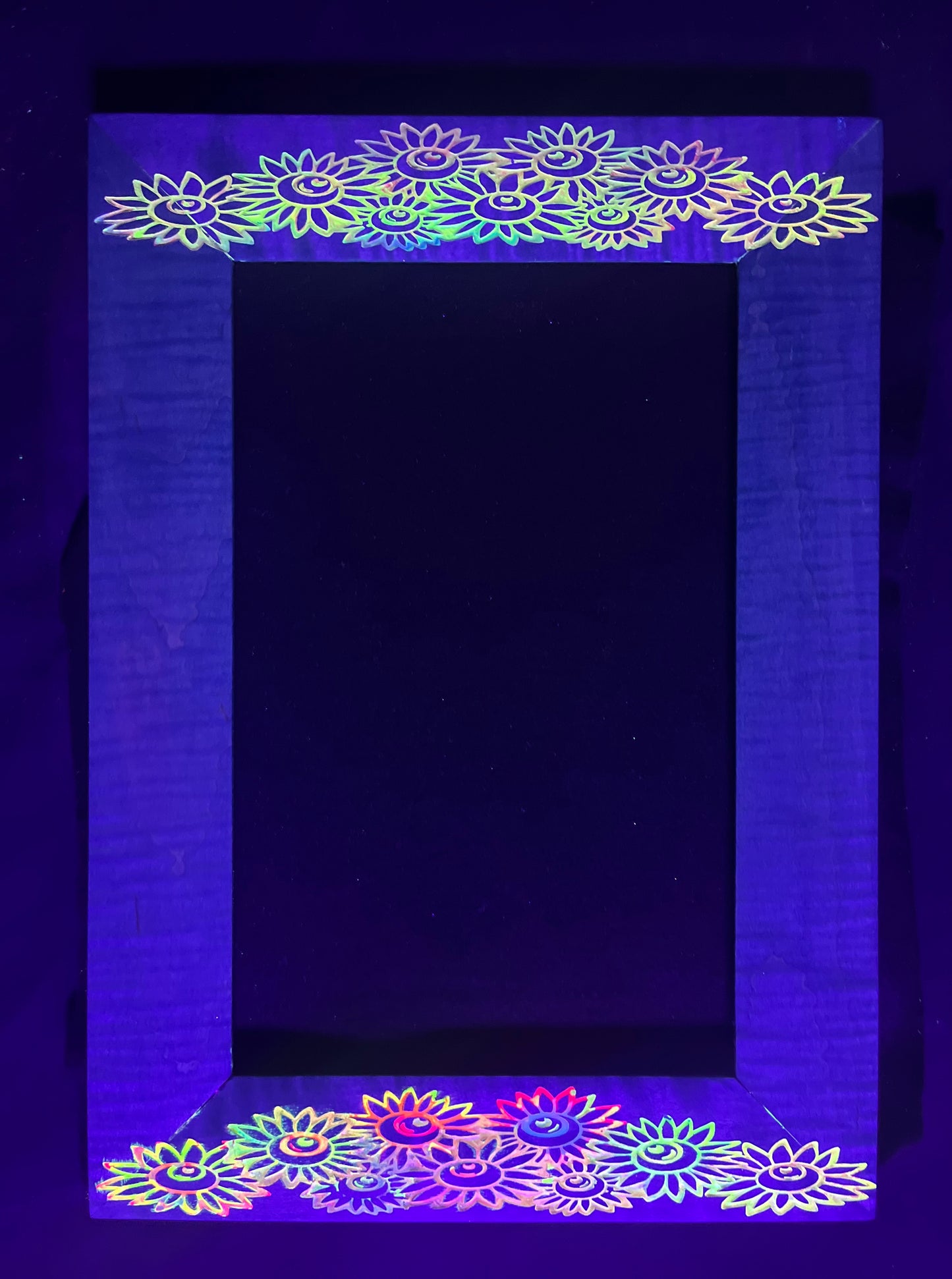 9x14 Sapphire Sunflowers Pinboard